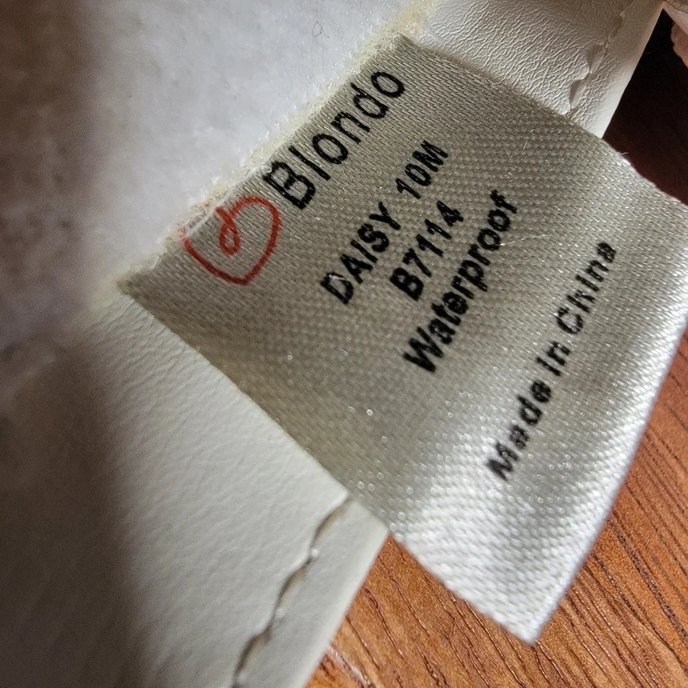 Blondo Daisy White Quilted Waterproof Ankle Boots Size 10